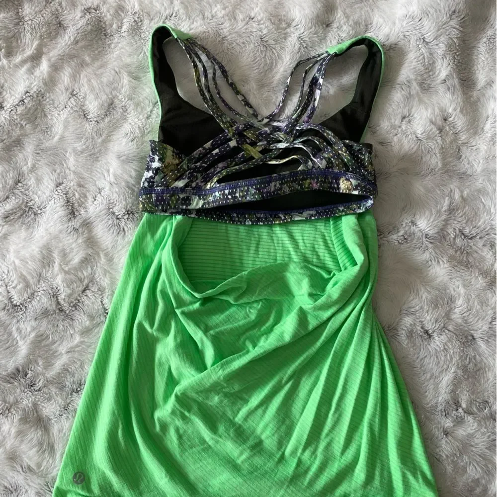 Lululemon built-in bra tank top black green floral size 4 free to be wild small